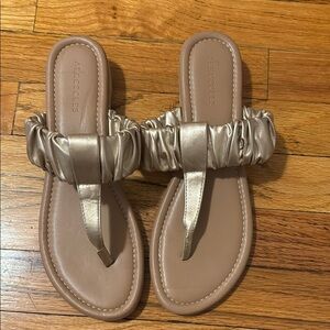 AEROSOLES Women's Gold Sandals